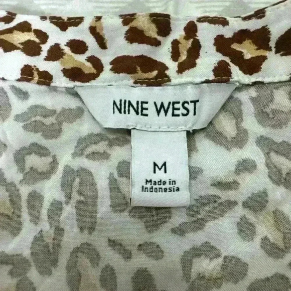 Nine West Blouse Women M Large Leopard Print V-Neck Sleeveless Ruffle Bottom - Picture 3 of 6